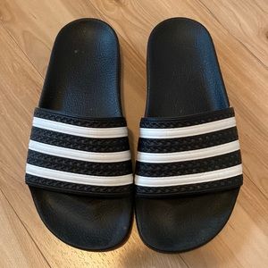ADIDAS SLIDES